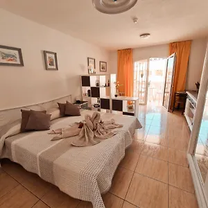 https://casa-gio-monolocale-con-piscina-riscaldata.adeje-hotels.com